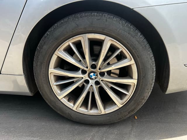 Bmw Série 7 WHEEL_AVG