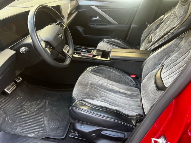 Opel Astra FRONT_SEAT