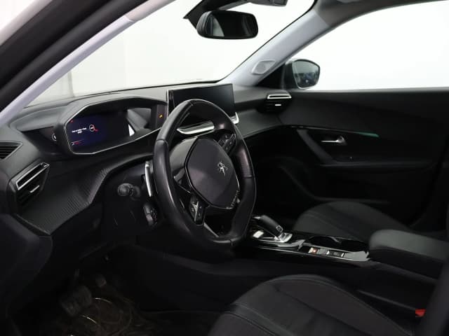 Peugeot 2008 FRONT_SEAT
