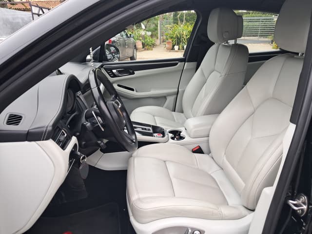 Porsche Macan FRONT_SEAT