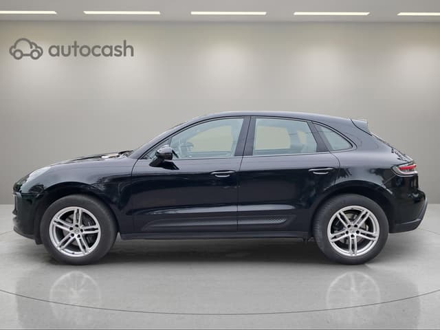Porsche Macan LEFT