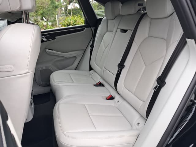 Porsche Macan REAR_SEAT