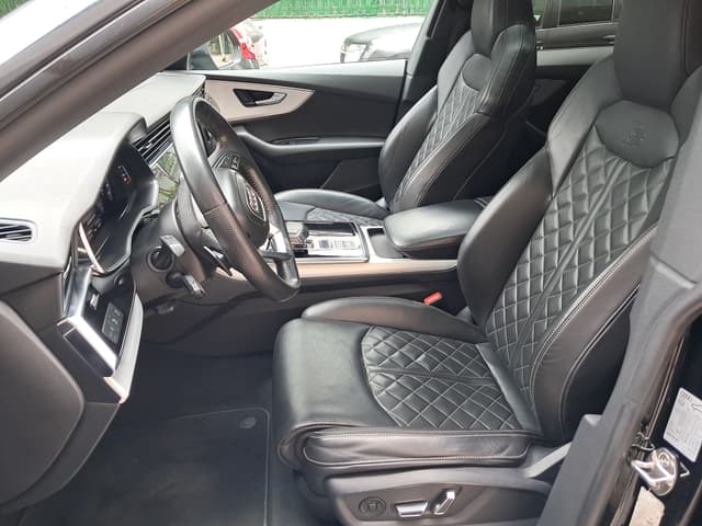 Audi Q8 FRONT_SEAT
