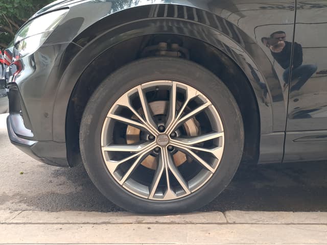 Audi Q8 WHEEL_AVG
