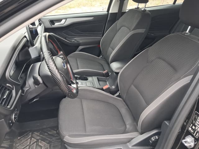 Ford Focus FRONT_SEAT