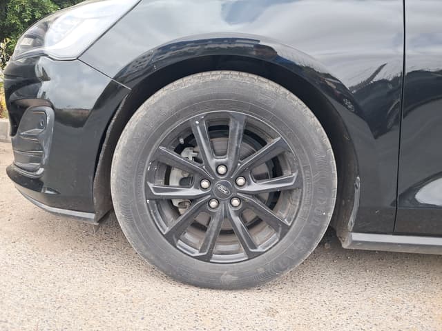 Ford Focus WHEEL_AVG