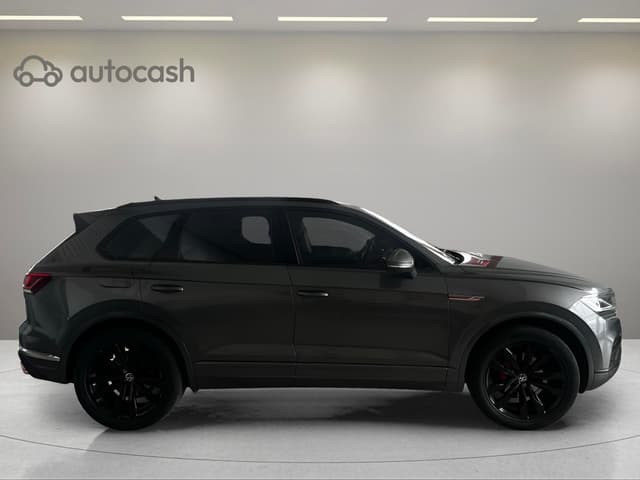Volkswagen Touareg RIGHT