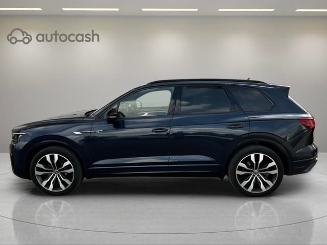 Volkswagen Touareg RIGHT