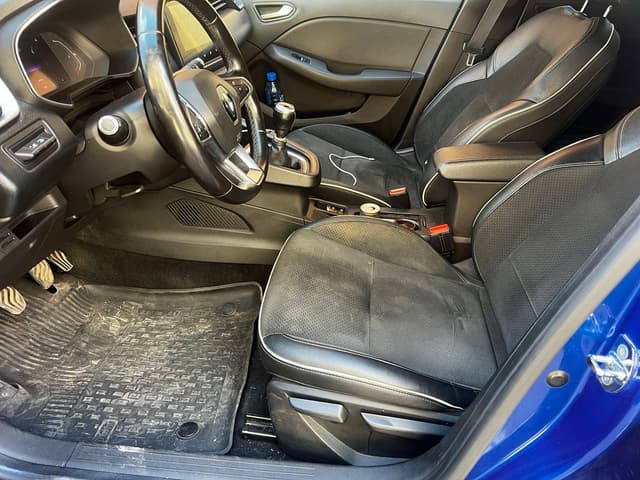 Renault Clio FRONT_SEAT