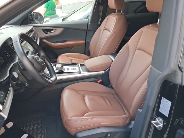 Audi Q8 FRONT_SEAT