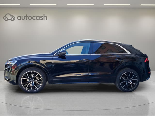 Audi Q8 LEFT