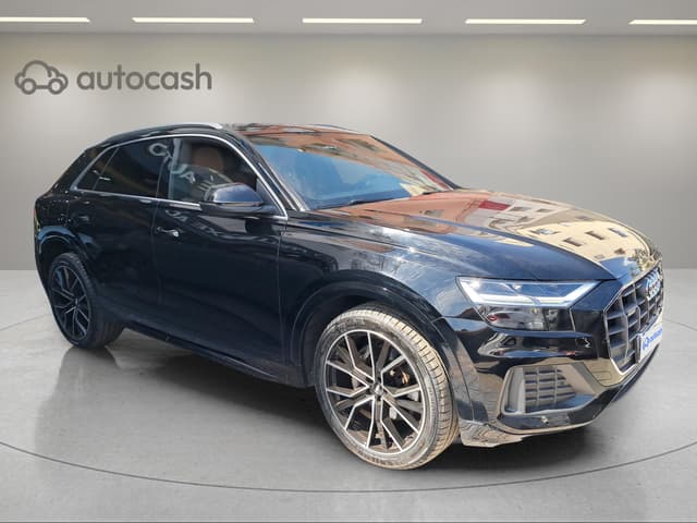 Audi Q8 RIGHT