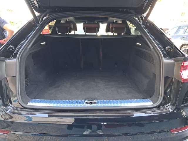 Audi Q8 TRUNK