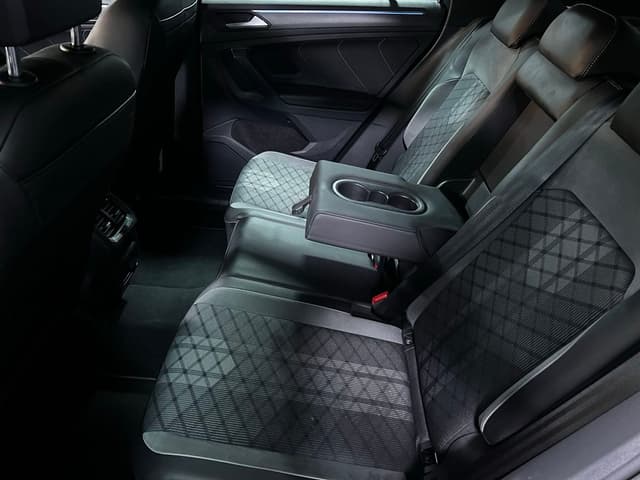 Volkswagen Tiguan REAR_SEAT
