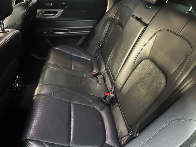 Jaguar XF REAR_SEAT