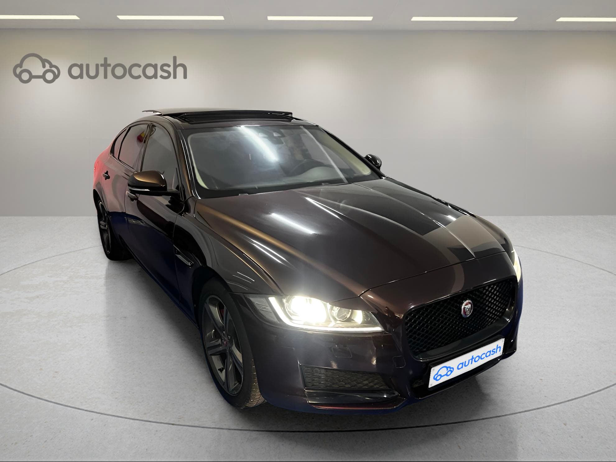 Jaguar XF 2.0 i4D 180 AT R-Sport