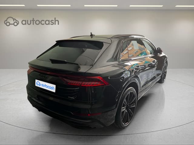 Audi Q8 RIGHT