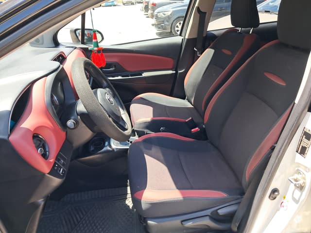 Toyota Yaris FRONT_SEAT