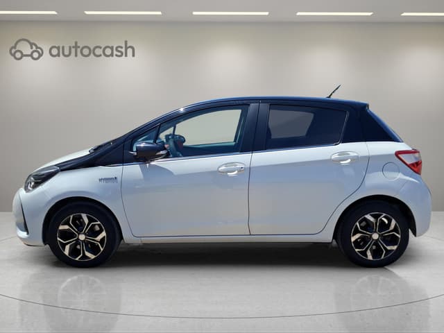 Toyota Yaris LEFT