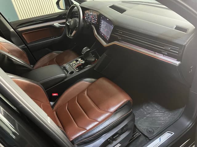 Volkswagen Touareg FRONT_SEAT