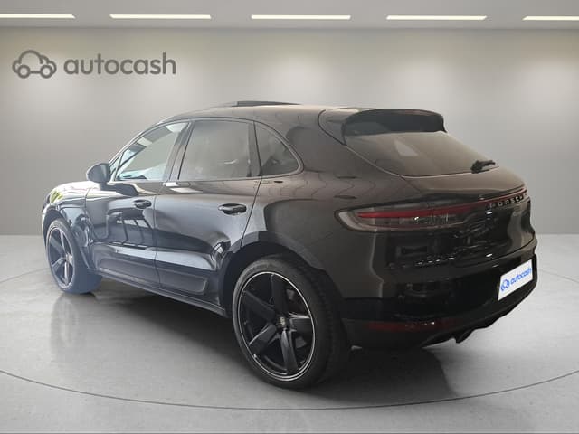 Porsche Macan LEFT