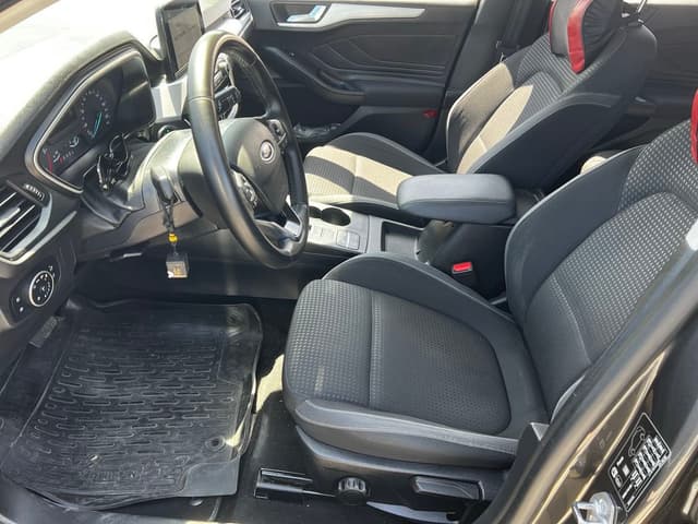 Ford Focus FRONT_SEAT