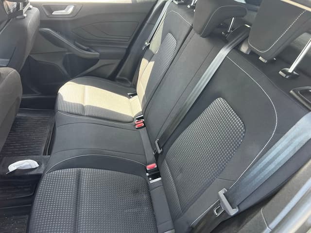 Ford Focus REAR_SEAT