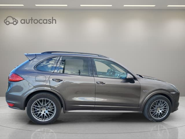 Porsche Cayenne RIGHT