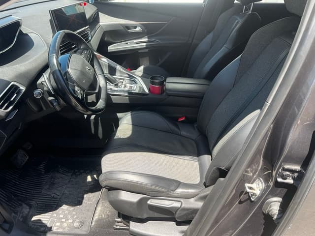 Peugeot 3008 FRONT_SEAT