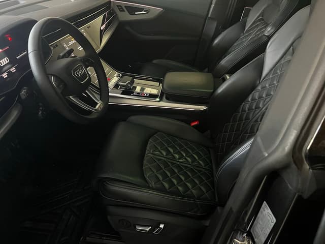 Audi Q8 FRONT_SEAT