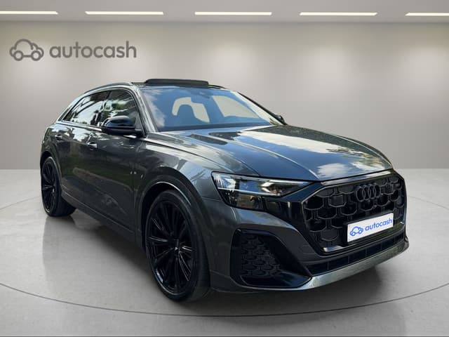 Audi Q8 RIGHT