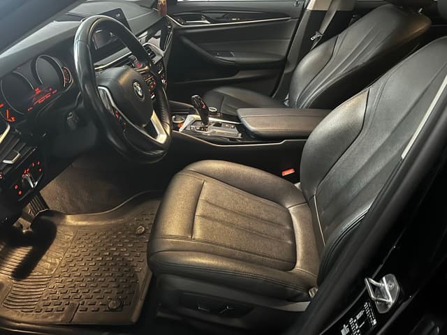 Bmw Série 5 FRONT_SEAT