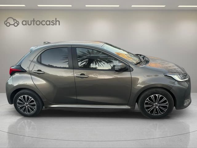 Toyota Yaris RIGHT