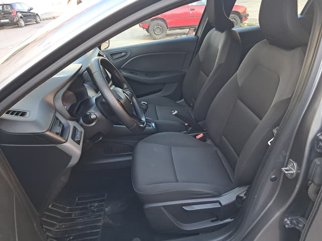 Renault Clio FRONT_SEAT