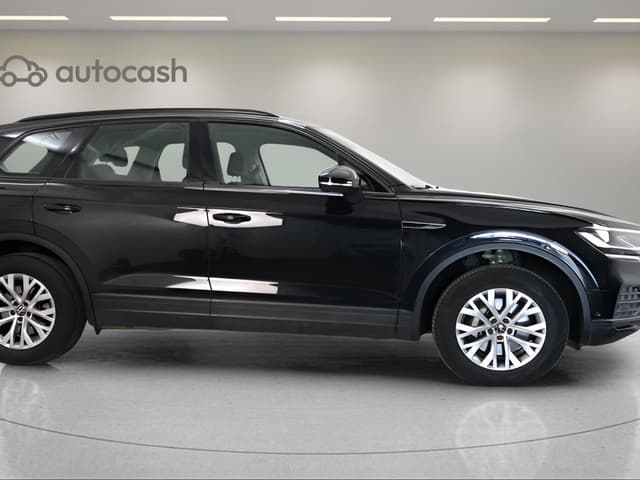 Volkswagen Touareg RIGHT