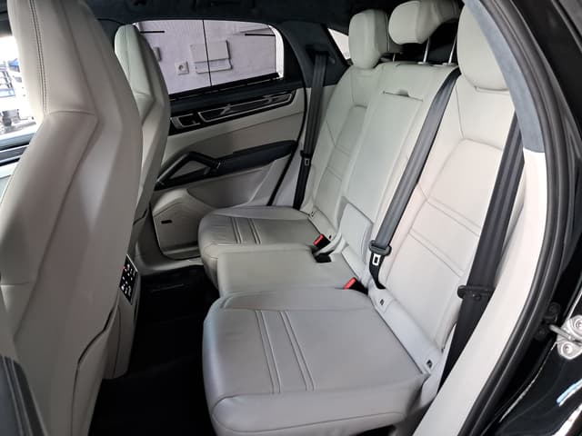 Porsche Cayenne Coupé REAR_SEAT