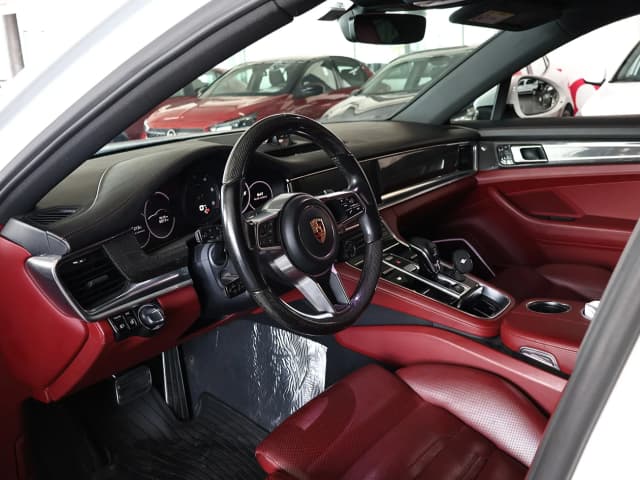 Porsche Panamera FRONT_SEAT