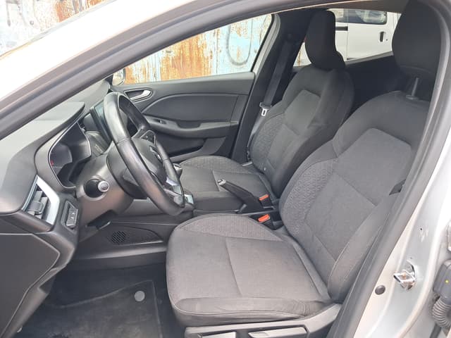 Renault Clio FRONT_SEAT