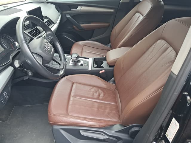 Audi Q5 FRONT_SEAT