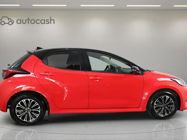 Toyota Yaris RIGHT
