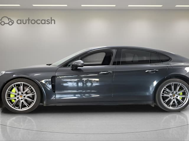 Porsche Panamera LEFT