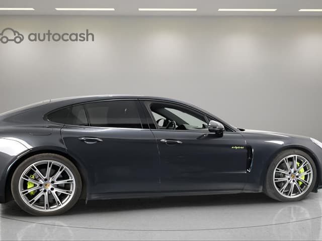 Porsche Panamera RIGHT