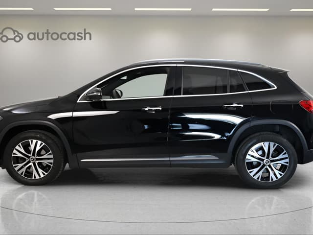 Mercedes GLA LEFT