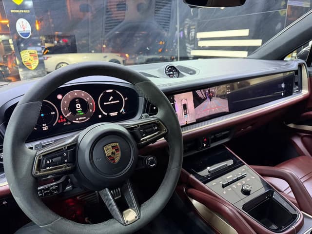 Porsche Cayenne Coupé ADDITIONAL