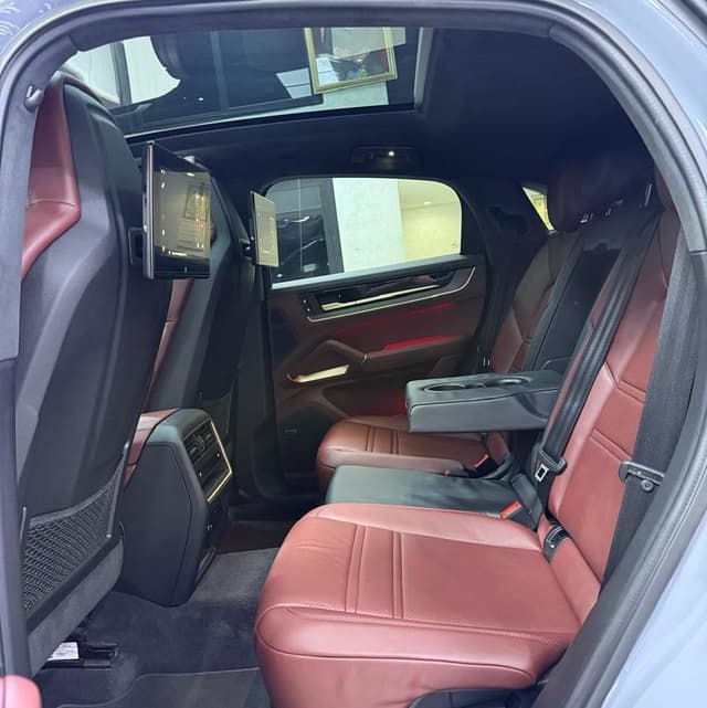 Porsche Cayenne Coupé REAR_SEAT