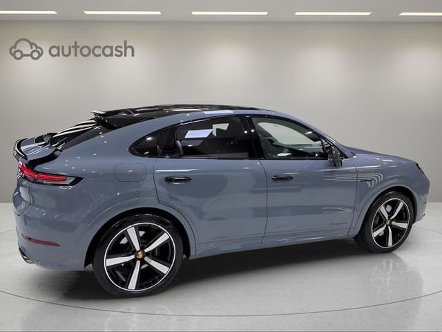 Porsche Cayenne Coupé RIGHT