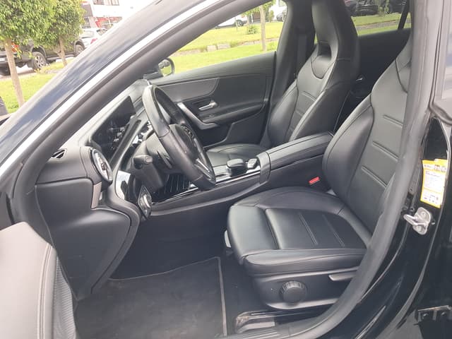 Mercedes CLA Coupé FRONT_SEAT