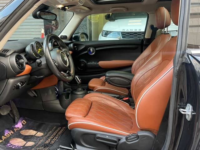 Mini Cooper 3 portes FRONT_SEAT