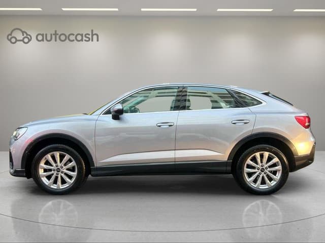 Audi Q3 LEFT