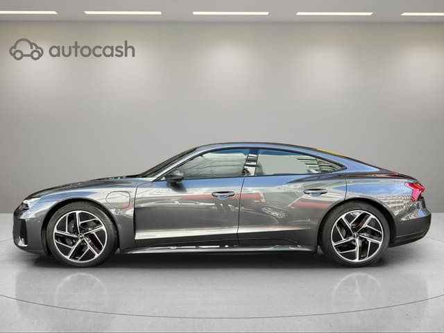 Audi e Tron LEFT